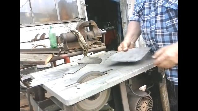 Две тяпки из дисковой пилы смотреть онлайн