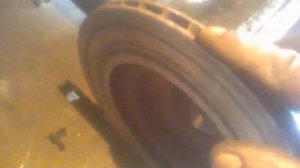 Как проточить тормозной передний диск если на нем восьмерка