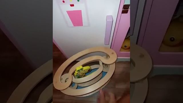 ?Детская деревянная кухня с холодильником?