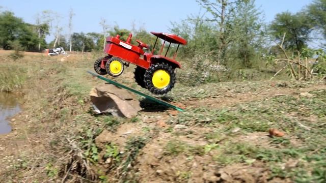 Игрушки прыгают в воду с трамплина смотреть онлайн