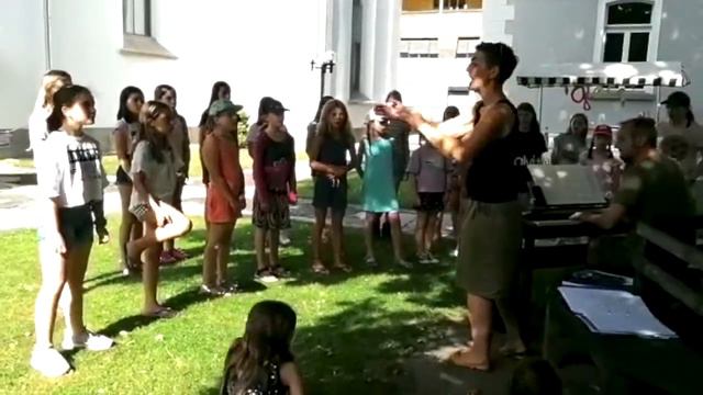 Scola da cant Surselva giavischa bialas vacanzas da stad смотреть онлайн