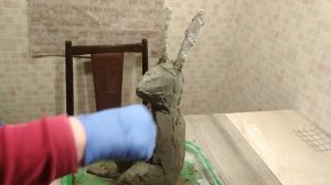 DIY. Пасхальный заяц из цемента для сада.