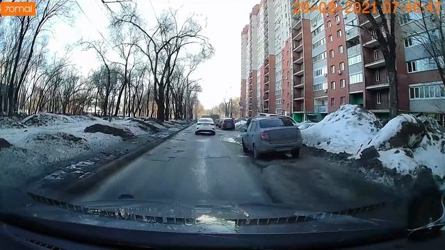 ОГРОМНЫЕ ЯМЫ НА УЛИЦЕ ВОЛЬСКОЙ г. САМАРА смотреть онлайн