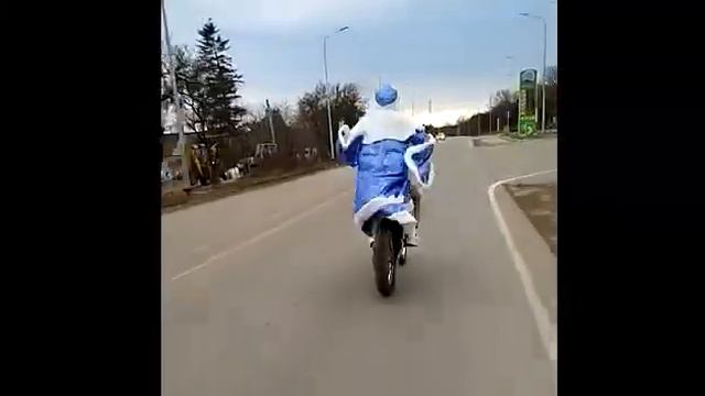 Дед мороз на мотоцикле смотреть онлайн