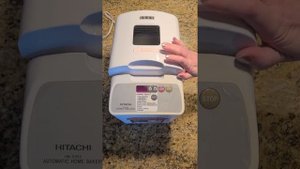 Hitachi HB-D103 automatic Home Bakery demo video