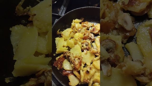 Жаренная картошечка на сливочном масле#с беконом и грибами#бикон#бекон #грибы #масло #кайф #праздни