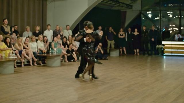 Roxana Suarez and Sebastian Achaval – Mi romance by Ricardo Tanturi. 5/4 #SebastianyRoxana