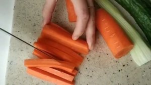 Овощные палочки с вкусным соусом