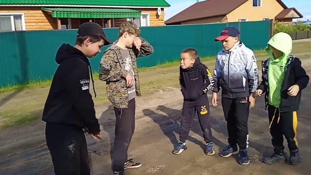 КОРОЧЕ ГОВОРЯ СТРАННЫЕ ЛЮДИ НО НЕ НЕ В ГОЛЛИВУДЕ! смотреть онлайн