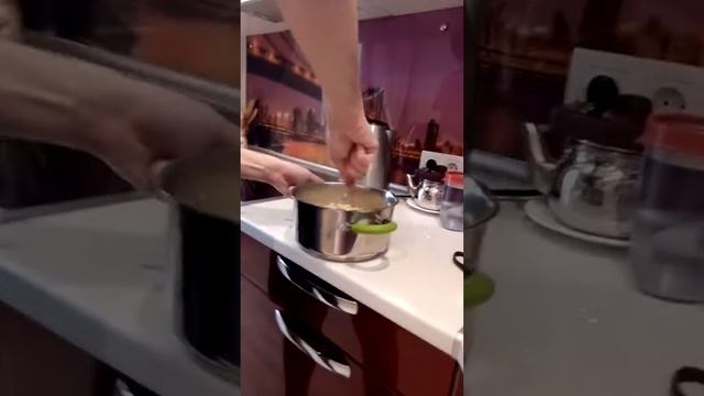 Серго повар.Варим любимую лапшичку с марсадельками смотреть онлайн