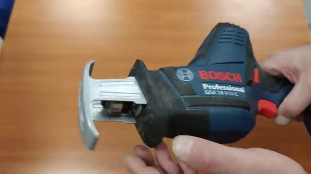 Bosch Gsa 18v-Li C compact sabre saw. Fierăstrău sabie compact de la Bosch. смотреть онлайн