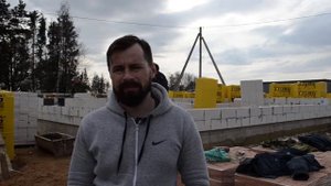 Укладка первого ряда блоков. Армирование кладки из газобетона. Дом из газобетона Ytong в Беларуси