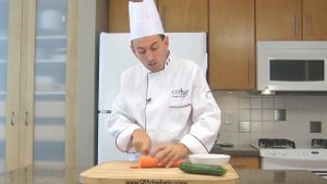 How to Turn Potatoes, Zucchini and Carrots - How to Turn Vegetables - Tourné Cut - Tourne