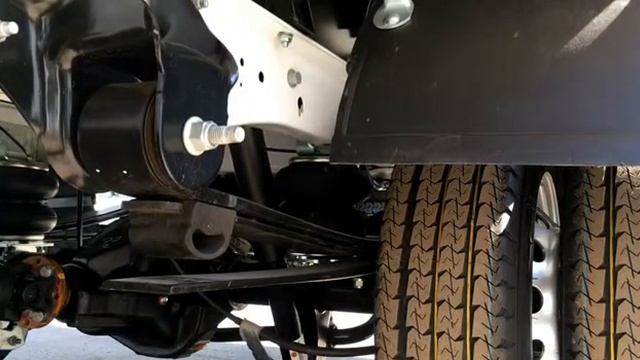 Работа пневмоподвески установленной на Ford Transit смотреть онлайн