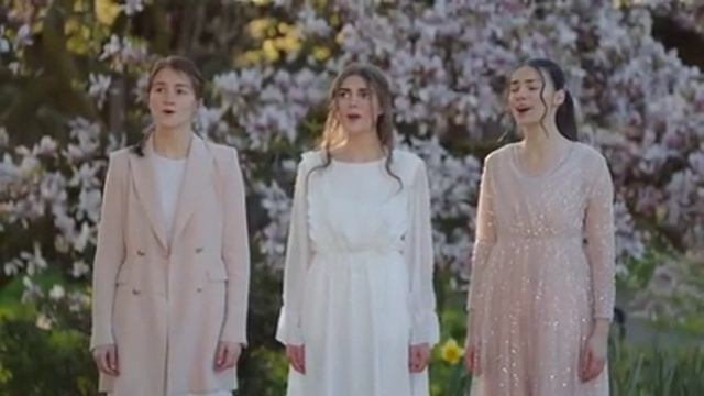 Христос Воскрес! Холодная могила не могла сдержать распятого Царя... (на немецком)
