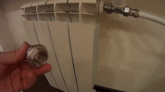 Не греет радиатор отопления Боковое подключение Удлинитель потока часть 1 смотреть онлайн