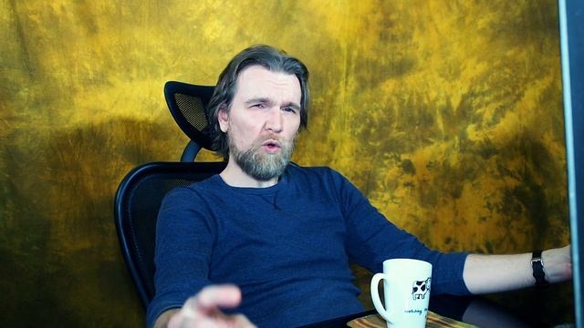#ЗаЧашкойКофе Покупка света. Или ты за ним еще пол дня бегать будешь, чтобы фотографию отдать.