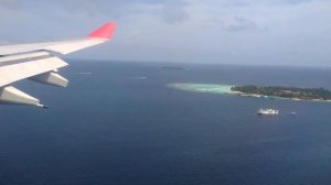 Мальдивы. Мале. Посадка в аэропорту. Maldives. Male landing.