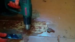 Как снять старую краску с пола