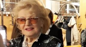 89-летняя Светлана Дружинина выгуляла модный жакет на кинопремии