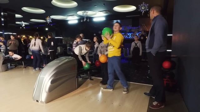 19 декабря 2015 Школа 30 класс 4 - Боулин Орион Асбест пос. Малышева смотреть онлайн