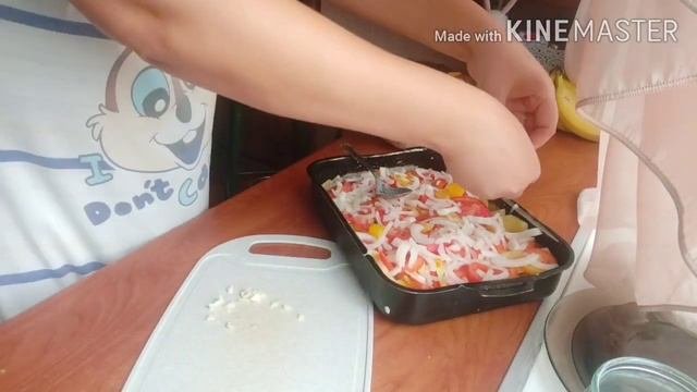 Перед работой быстро готовлю обед для семьи/грудка с овощами под сыром