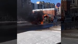 Автомобиль "Пежо" сгорел в Питере