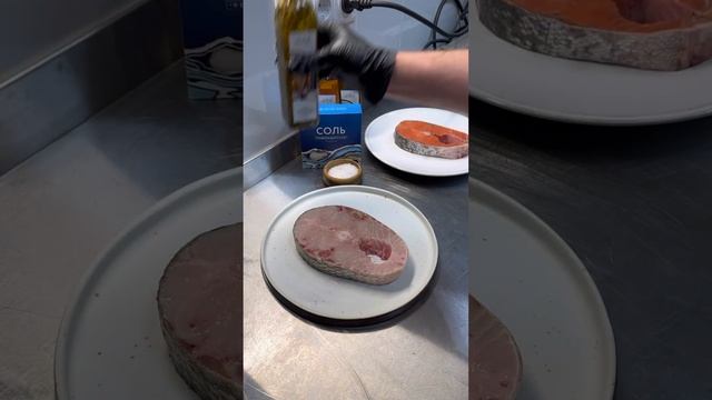 Сегодня приготовили стейки из Нельмы и Чавычи?? потрясающая рыба и масло новое ? #азбукасевера