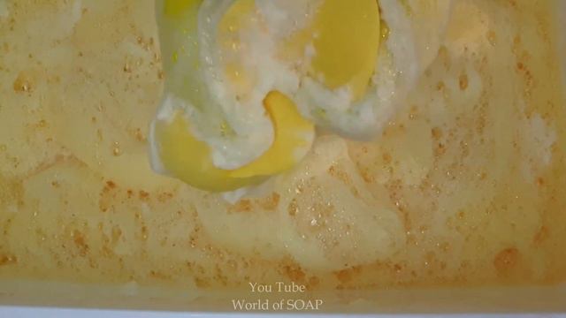 Густая жёлтая пена с жёлтыми губками/АСМР 💛🧼🧽 смотреть онлайн