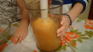 Мандариново - Яблочное  Смузи! Ароматный, Полезный напиток для Детей и Взрослых. Готовят Дети.