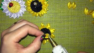 Подсолнухи из атласный лент МК