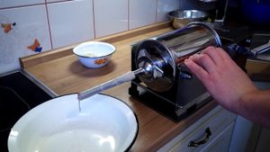 Колбасный шприц для дома. Готовим сосиски, купаты и колбасы в домашних условиях.
