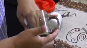 видео рецепт: фруктовый белково-заварной крем с вишней