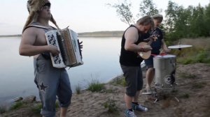 STEVEN 'n' SEAGULLS perform NOTHING ELSE MATTERS (BEST METALLICA COVER)