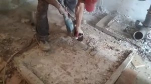 Демонтаж сантехкабины.