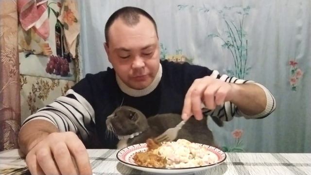 Мукбанг:Макароны, салатик оливье, сырные куриные палочки смотреть онлайн