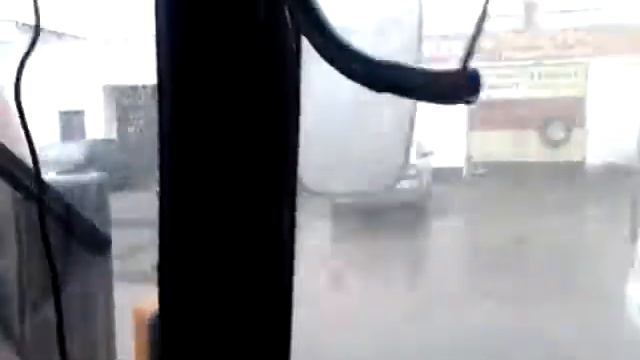 МТЗ 320-4 муп. Уборка территории таксопарк Великий Новгород смотреть онлайн