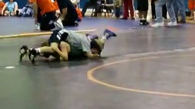 Ed Lovely (Newtown Wrestling) vs. New Milford (2) - 12/2/06 смотреть онлайн