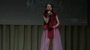 " Лети" (Анна Петряшева / В.Томин) .Исполняет Софья Григорьева.