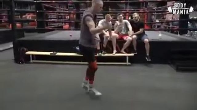 Нормальные прыжки на скакалке смотреть онлайн