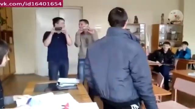 Мрази унижают учителя смотреть онлайн