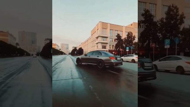 Mercedes benz E63s AMG - Russian roads  driver