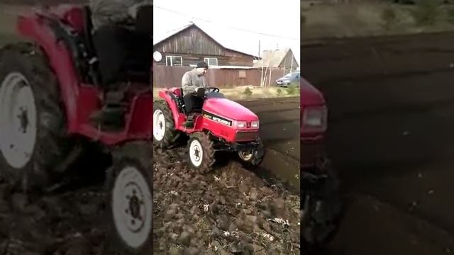 Весенняя вспашка участка смотреть онлайн