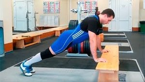 Отжимания от лавки: техника выполнения