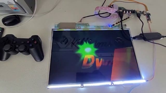 Монитор в подлокотник в Toyota, из старого ноутбука.mp4 смотреть онлайн