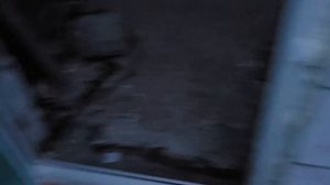 как снять заглушку с петли пластиковой двери.mp4