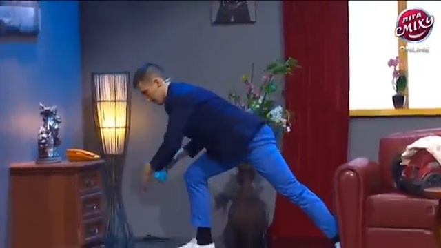 Лига Смеха. Лукас. Скользкий пол. =) смотреть онлайн