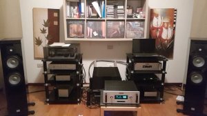 Audio research reference 3 + naim cd5x + Marten Django l