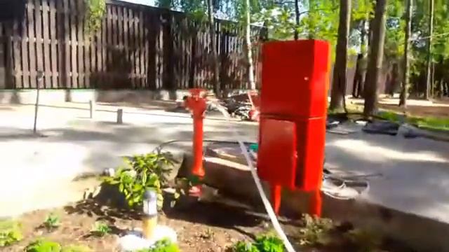 Пожарный гидрант на территории частного дома смотреть онлайн