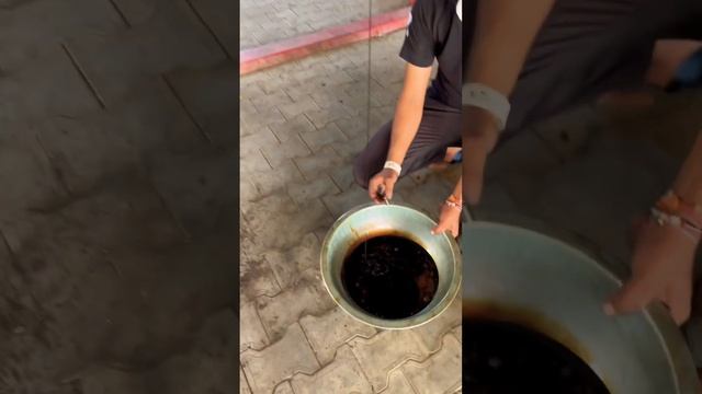 Engine Oil Chamber•Car Service.#automobile #car #carservice #ertiga #marutisuzuki